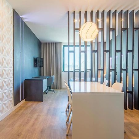 418 Apartamento Gale Wifi, Estacionamento, Elevador Порту Экстерьер фото