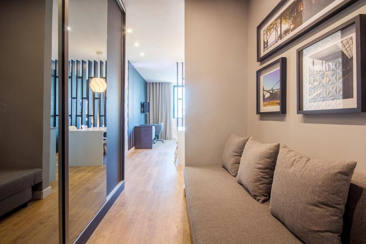 418 Apartamento Gale Wifi, Estacionamento, Elevador Порту Экстерьер фото