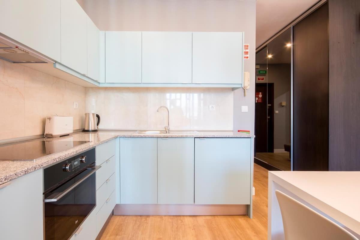 418 Apartamento Gale Wifi, Estacionamento, Elevador Порту Экстерьер фото
