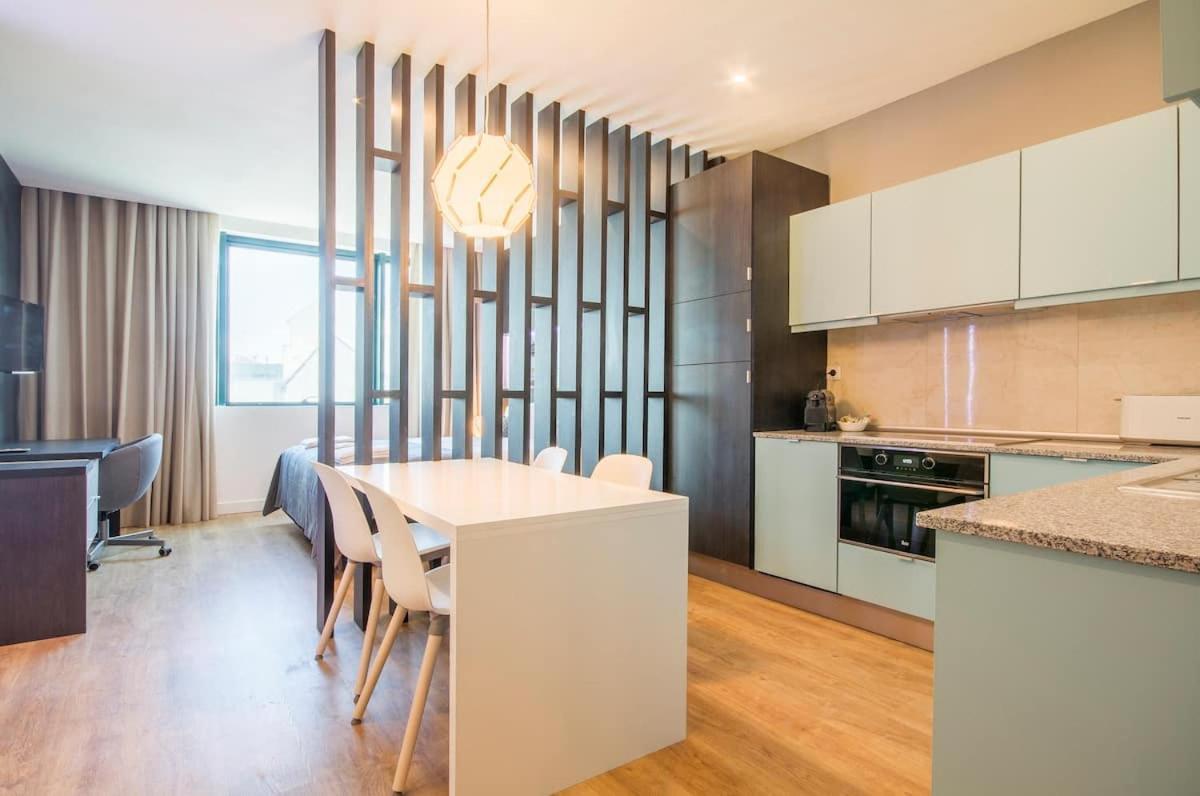 418 Apartamento Gale Wifi, Estacionamento, Elevador Порту Экстерьер фото