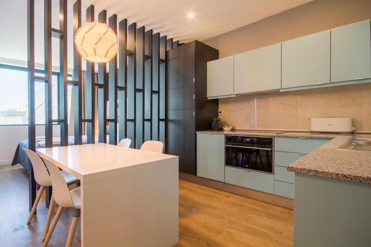 418 Apartamento Gale Wifi, Estacionamento, Elevador Порту Экстерьер фото